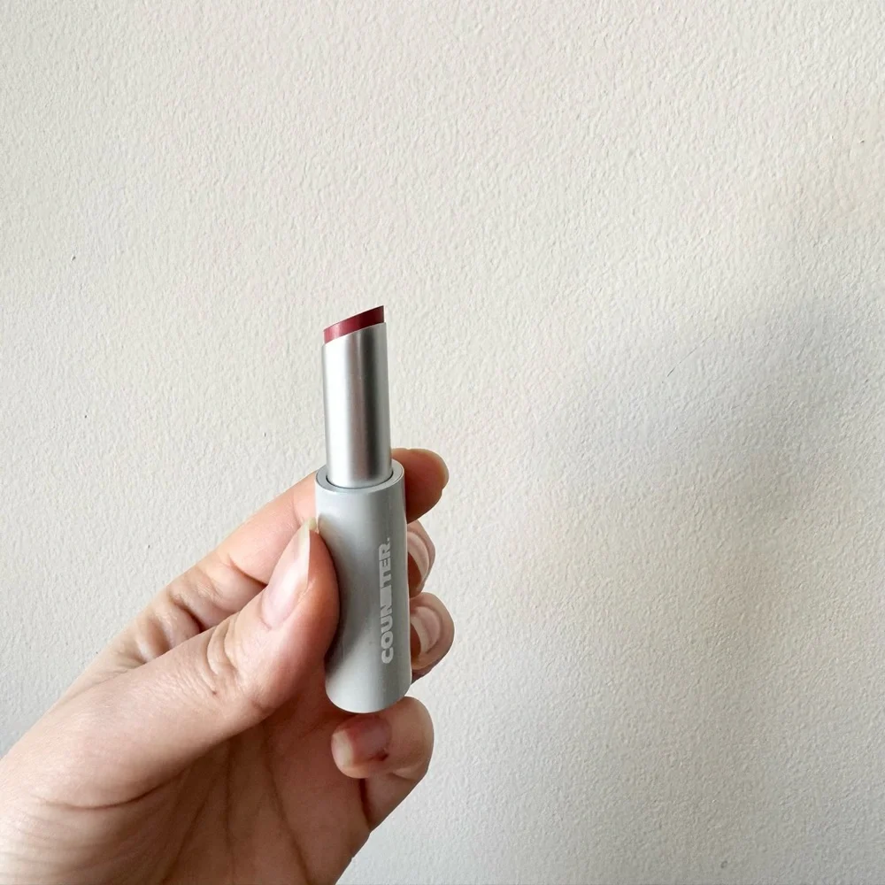 New Counter Lily Conditioning Lipstick